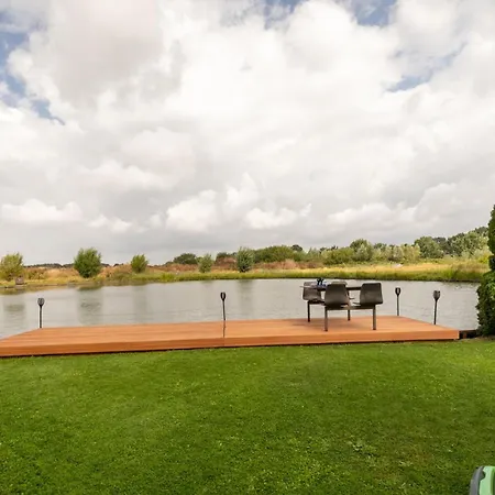 Chalet Klein Thuis Aan Het Water *