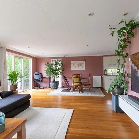 Klein Thuis Aan Het Water Chalet